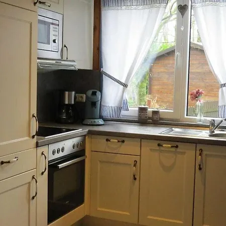 In Seelze With Swimming Pool 希尔泽