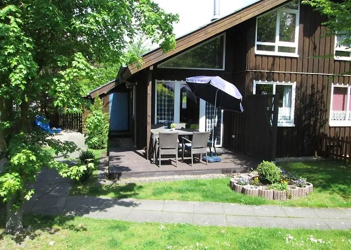 Holiday home In Seelze With Swimming Pool Seelze