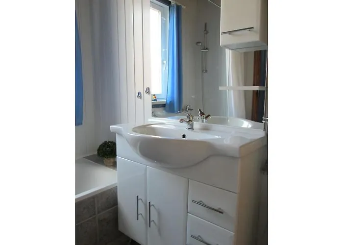 In With Swimming Pool Seelze